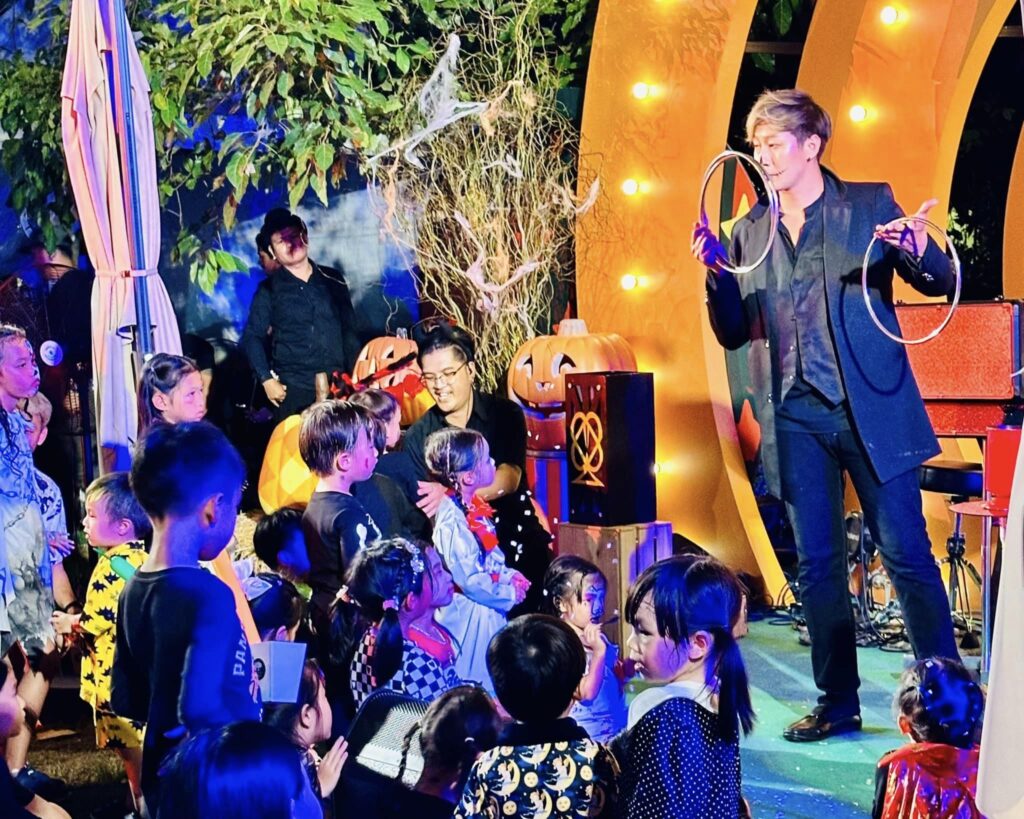 จ้างนักมายากล